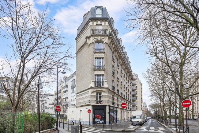 Plus de détails pour 18 Rue Leibniz, Paris - Bureau à vendre