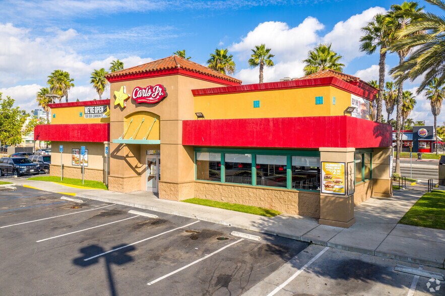 271 E Willow Rd, Long Beach, CA à vendre - Photo principale – Image 1 sur 10