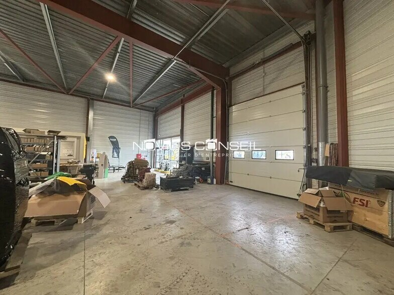 Local d’activités dans Bouloc à louer - Photo de l’immeuble – Image 2 sur 7