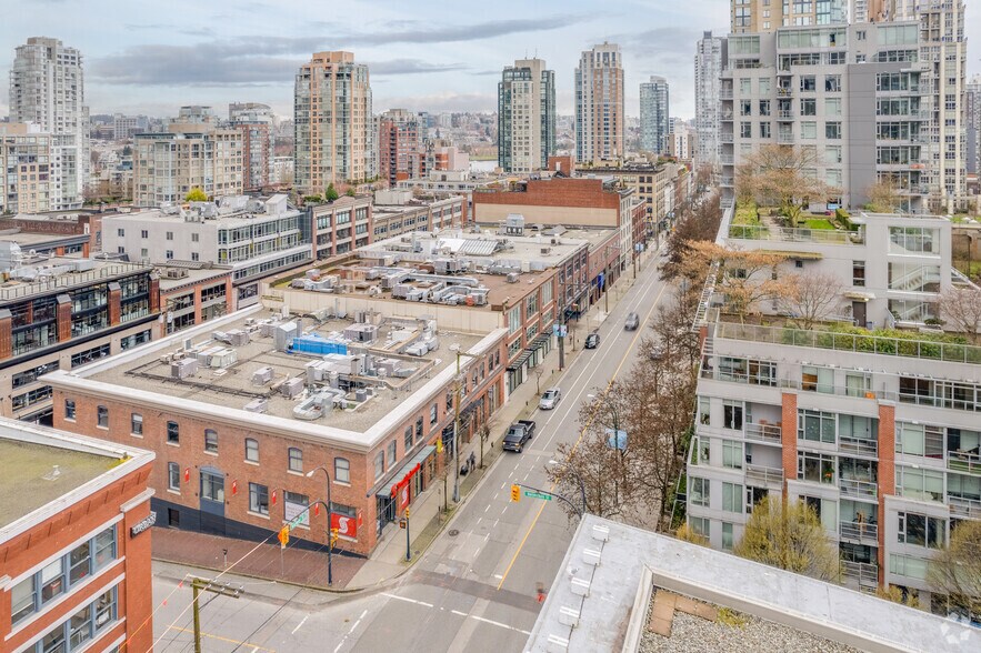1146-1150 Hamilton St, Vancouver, BC à louer - Photo de l’immeuble – Image 3 sur 3