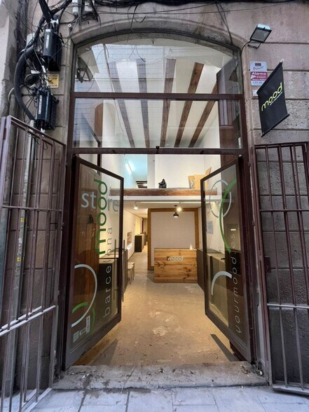 Carrer dels Flassaders, Barcelone, Barcelona à louer - Photo de l’immeuble – Image 1 sur 4