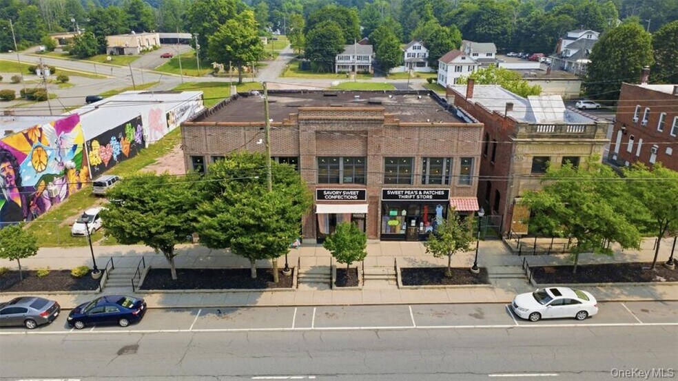 452 Broadway, Monticello, NY à vendre - Photo de l’immeuble – Image 2 sur 16