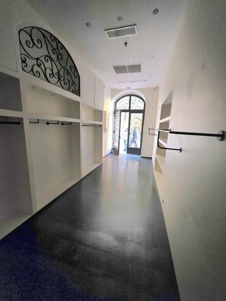 Local commercial dans Nice à louer - Photo intérieure – Image 2 sur 3