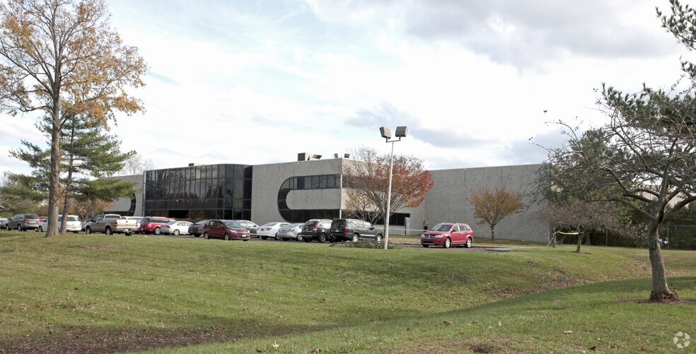 1 Heller Park Ln, Somerset, NJ à louer - Photo de l’immeuble – Image 3 sur 7