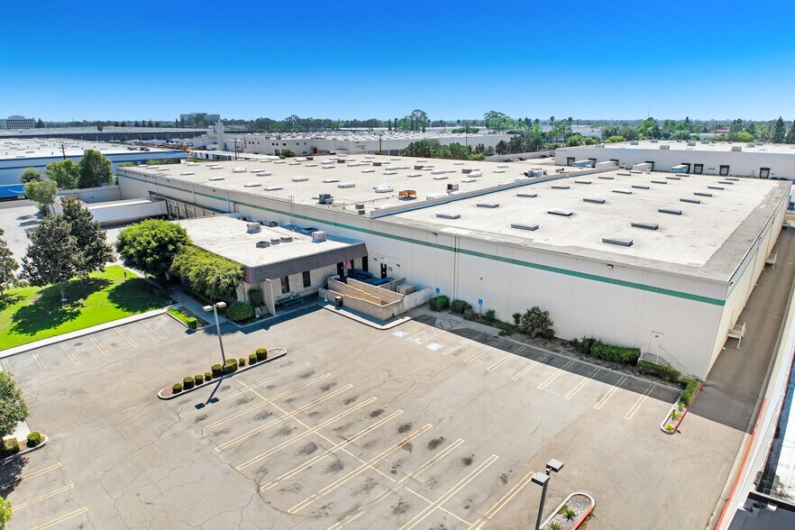 6485 Descanso Ave, Buena Park, CA à vendre - Photo de l’immeuble – Image 2 sur 9