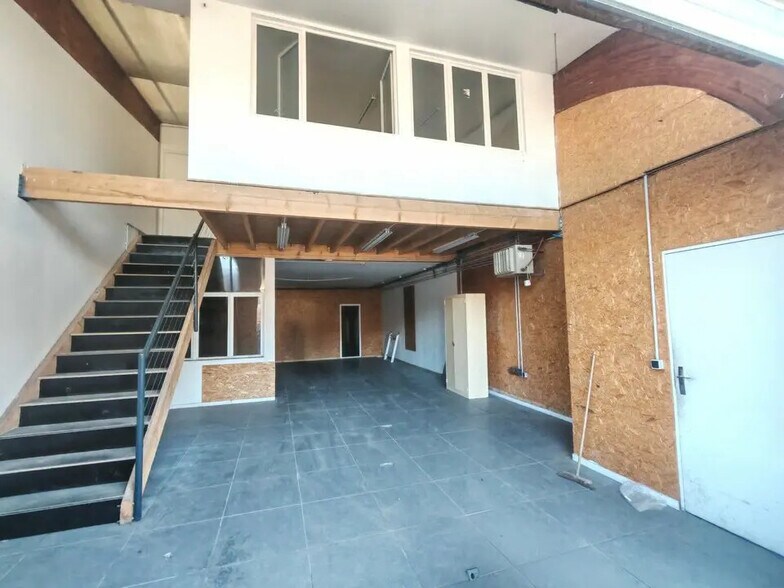 Industriel/Logistique dans Cormontreuil à louer - Photo intérieure – Image 1 sur 3