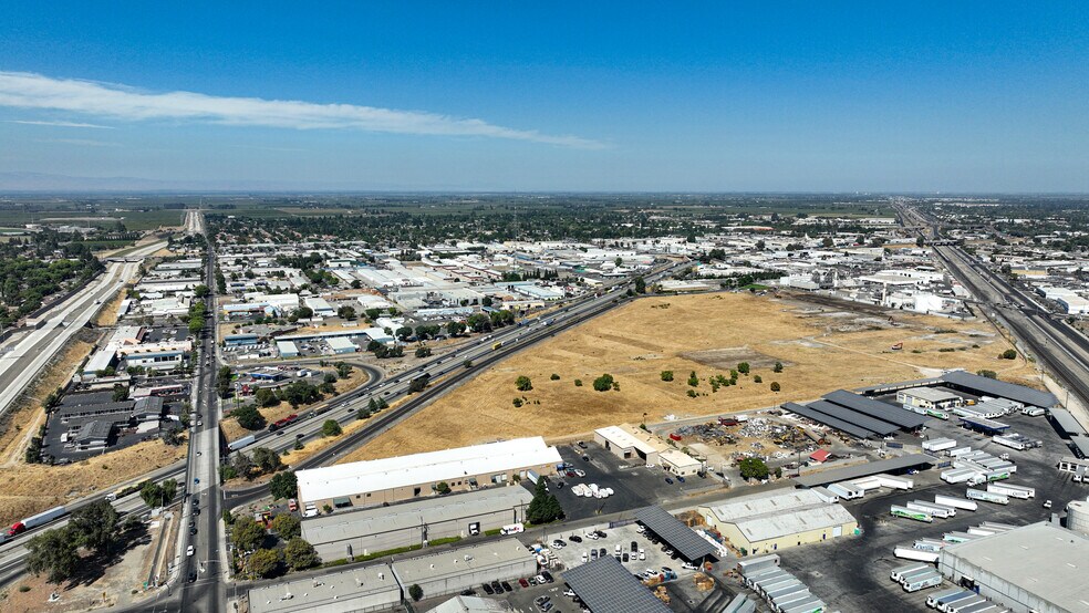 1200 Graphics Dr, Modesto, CA à vendre - Aérien – Image 3 sur 4