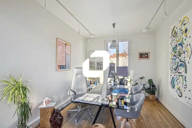 Plus de détails pour 8 Rue De La Grange Ory, Cachan - Bureau, Local d'activités à louer