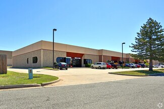 Plus de détails pour 3426-3500 S Lakeside Dr, Oklahoma City, OK - Industriel/Logistique à louer