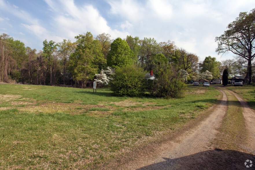 6634 Wilkinson Blvd, Belmont, NC à vendre - Photo principale – Image 1 sur 12