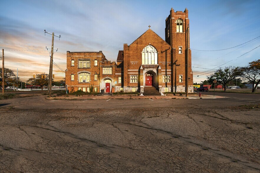 7000 Chicago, Detroit, MI à vendre - Photo principale – Image 1 sur 19