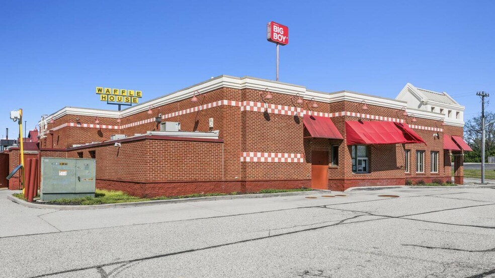 2439 E Sharon Rd, Cincinnati, OH à vendre - Photo de l’immeuble – Image 2 sur 9