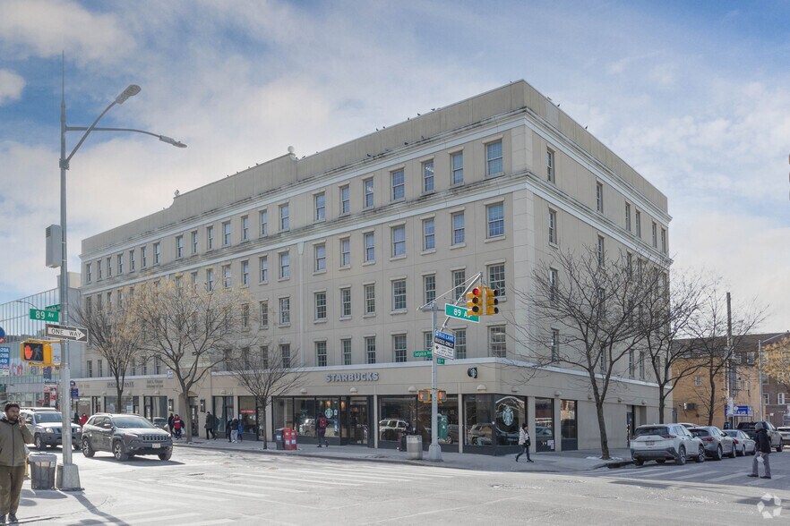8900 Sutphin Blvd, Jamaica, NY à louer - Photo de l’immeuble – Image 3 sur 3