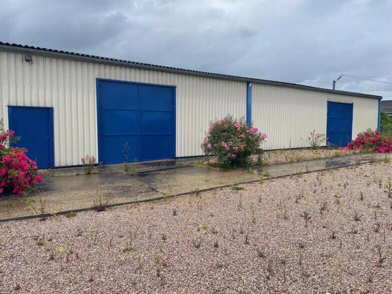 Local d’activités dans Courcelles-sur-Seine à louer - Photo de l’immeuble – Image 1 sur 5