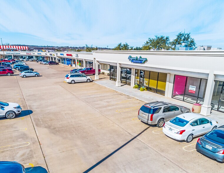 1700-1760 Mall Cir, Fort Worth, TX à louer - Photo de l’immeuble – Image 2 sur 18