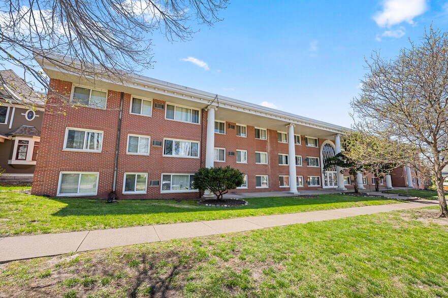 1940 Marshall Ave, Saint Paul, MN à vendre - Photo de l’immeuble – Image 2 sur 19