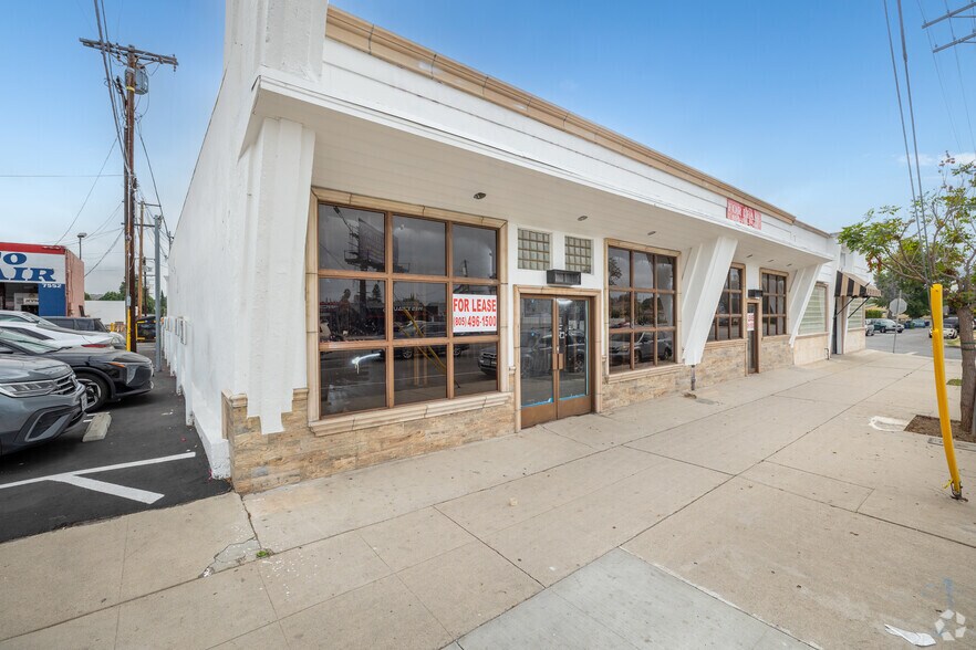 7540-7544 Balboa Blvd, Van Nuys, CA à louer - Photo de l’immeuble – Image 2 sur 18