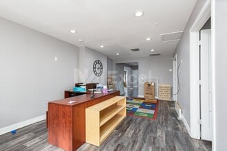 2948 E Russell Rd, Las Vegas, NV à vendre Photo intérieure– Image 1 sur 8