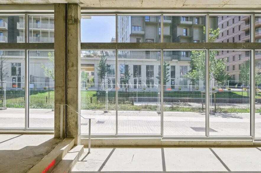 54 Quai De Seine, Saint-Ouen-sur-Seine à louer - Photo de l’immeuble – Image 3 sur 3