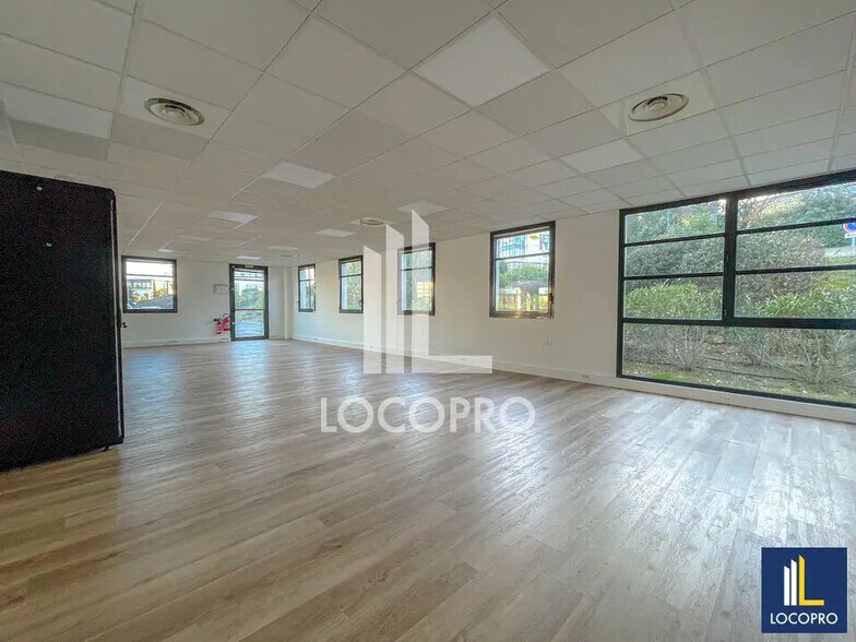 Bureau dans Aix-en-Provence à louer - Photo de l’immeuble – Image 3 sur 16