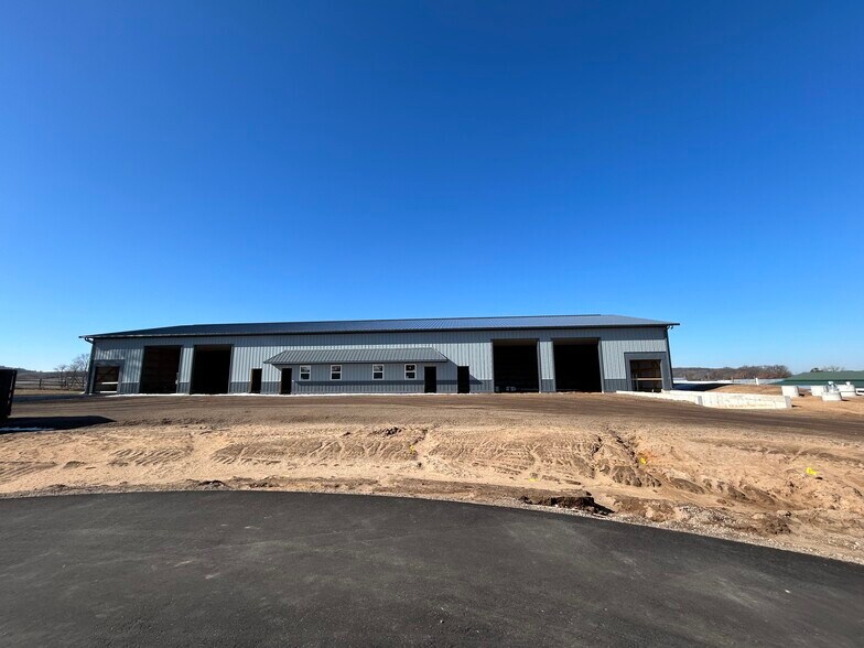 7899 Prill Rd, Eau Claire, WI à louer - Photo de l’immeuble – Image 2 sur 11
