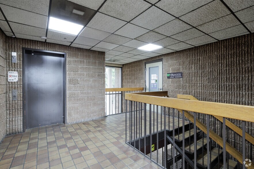 2333 Morris Ave, Union Township, NJ à louer - Hall d’entrée – Image 3 sur 18