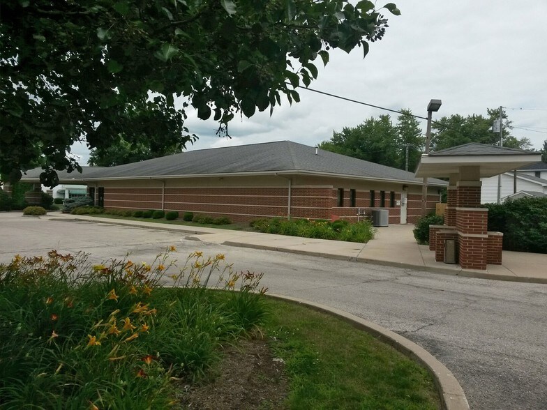 349 W 1st St, Albany, IN à vendre - Photo de l’immeuble – Image 3 sur 13