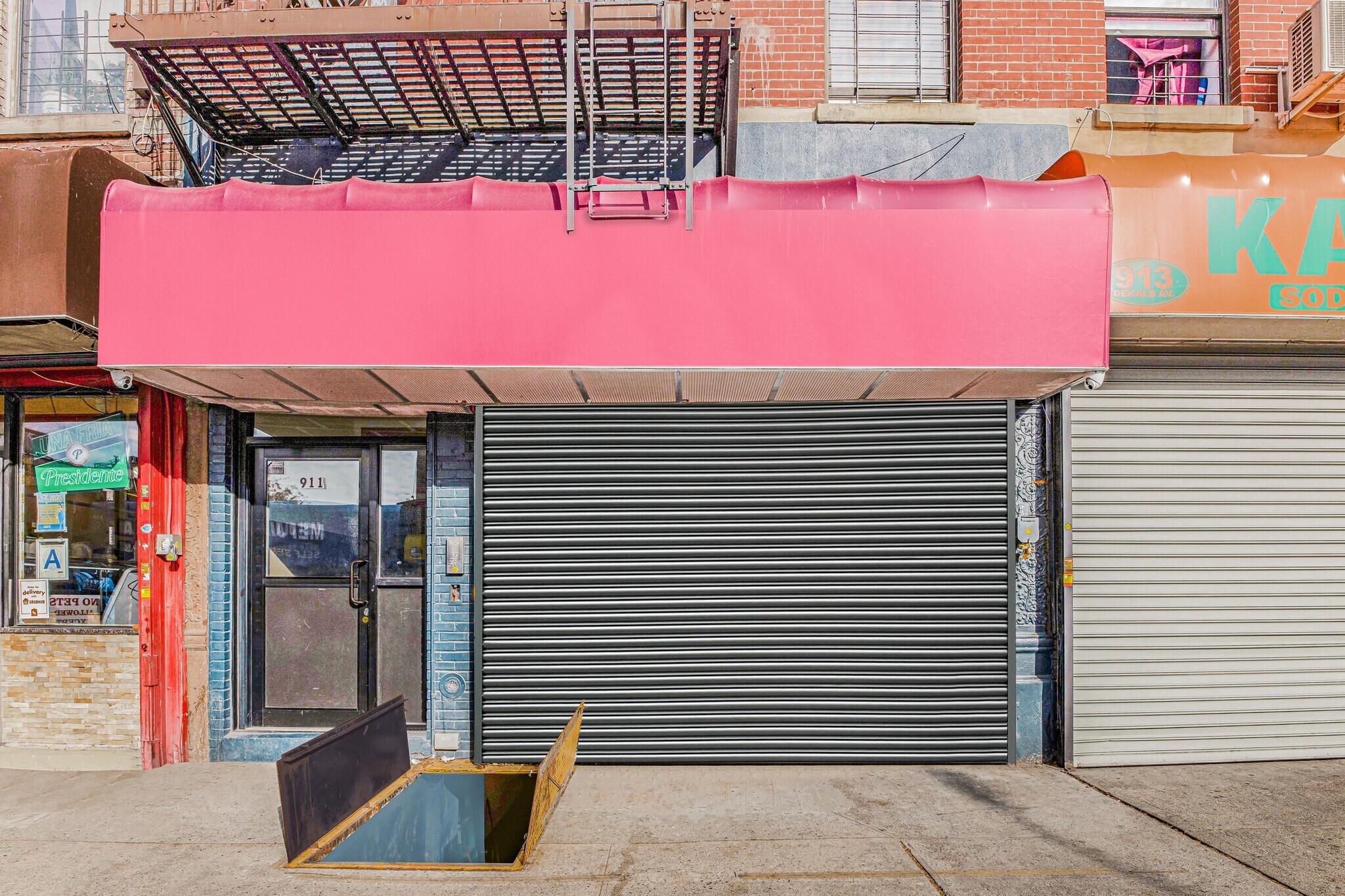 911 DeKalb Ave, Brooklyn, NY à vendre Photo de l’immeuble– Image 1 sur 8