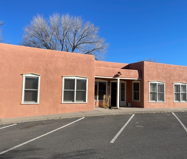 1421 Luisa St, Santa Fe, NM à louer Photo de l’immeuble– Image 1 sur 8