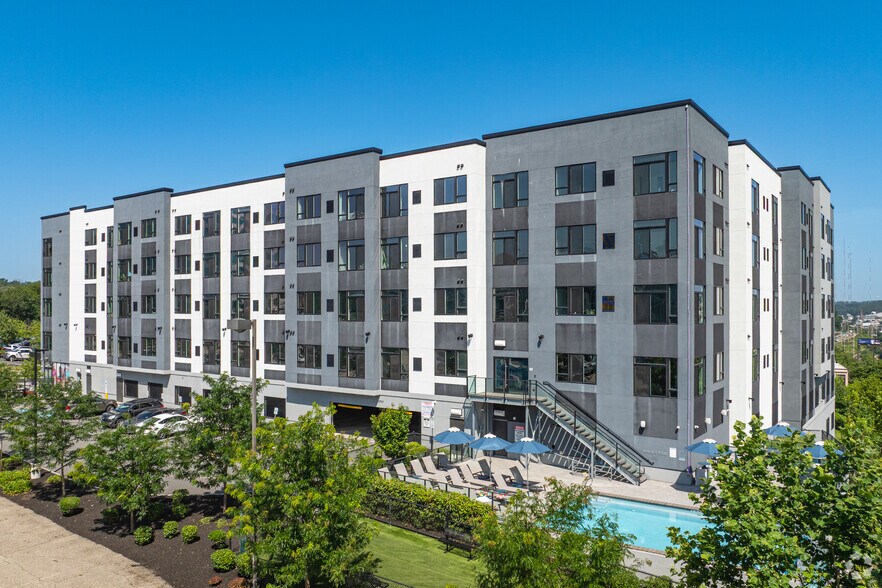 9 Presidential Blvd, Bala Cynwyd, PA à louer - Photo de l’immeuble – Image 2 sur 37