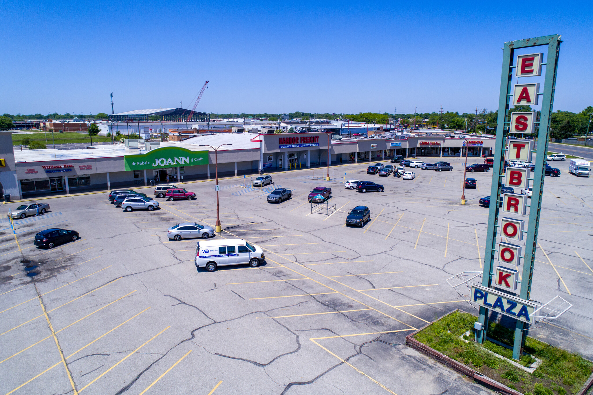 2520-2630 Eastbrook Plz, Columbus, IN à louer Photo de l’immeuble– Image 1 sur 4
