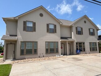 Plus de détails pour 215 E Luhn St, Bellville, TX - Logement à vendre