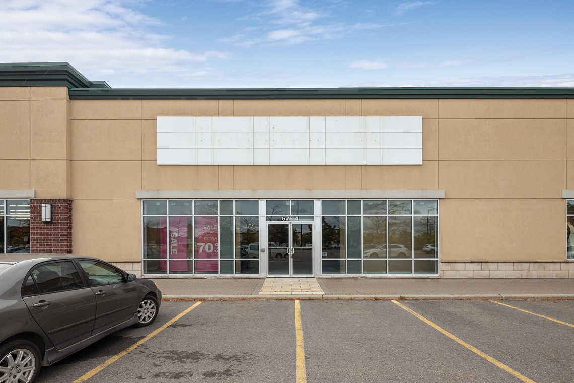 575 Industrial Ave, Ottawa, ON à louer Photo de l’immeuble– Image 1 sur 42