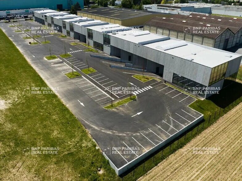 Local d’activités dans Seclin à louer - Photo de l’immeuble – Image 3 sur 14