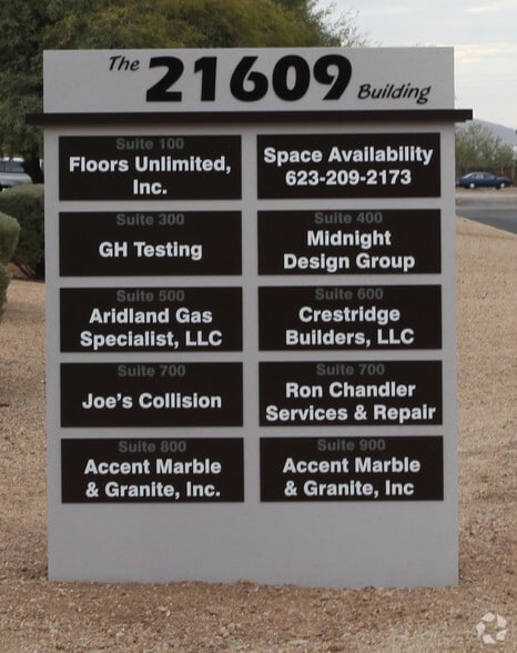 21609 N 12th Ave, Phoenix, AZ à louer - Photo de l’immeuble – Image 3 sur 8