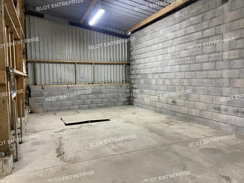 Local d’activités dans Lanvallay à louer - Photo de l’immeuble – Image 3 sur 10