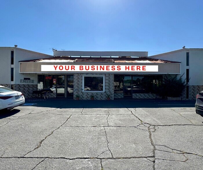 733 N Mountain Ave, Upland, CA à louer - Photo de l’immeuble – Image 3 sur 44