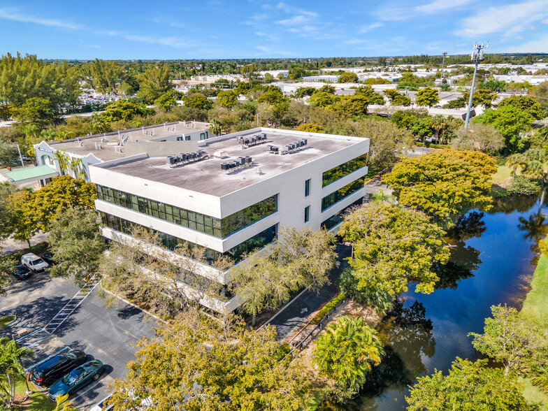 3511 W Commercial Blvd, Fort Lauderdale, FL à louer - Photo de l’immeuble – Image 2 sur 12