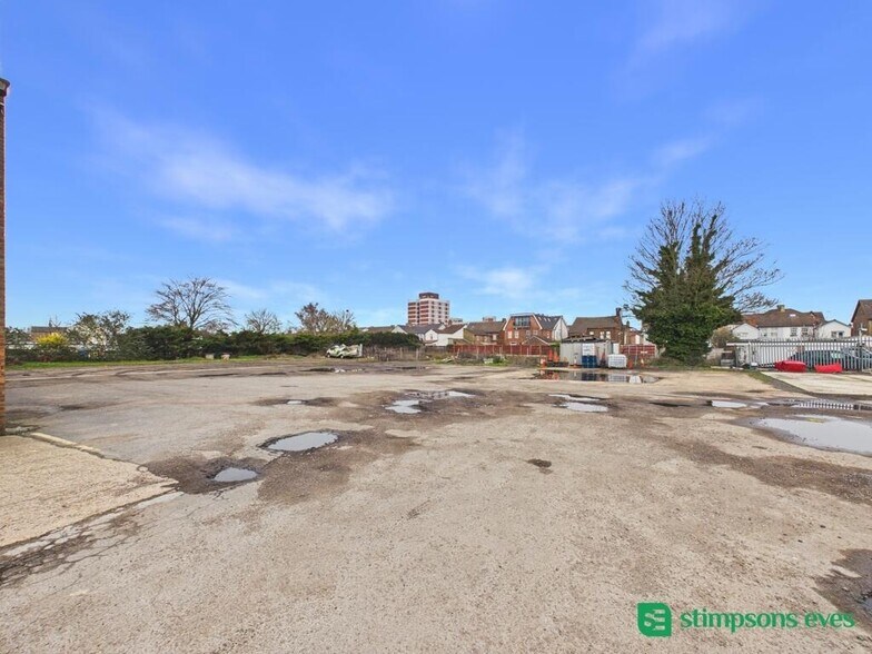 Plot 2 Ampthill Rd, Bedford à louer - Photo de l’immeuble – Image 1 sur 3