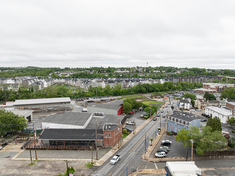 425 Bridge St, Phoenixville, PA à vendre - Photo de l’immeuble – Image 3 sur 115
