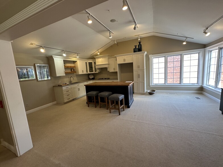 3451 Fairmount Blvd, Cleveland Heights, OH à vendre - Photo intérieure – Image 3 sur 25