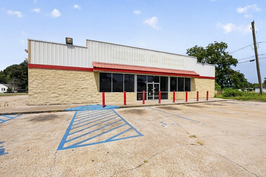 504 N EE Wallace Blvd, Ferriday, LA à vendre - Photo de l’immeuble – Image 2 sur 12