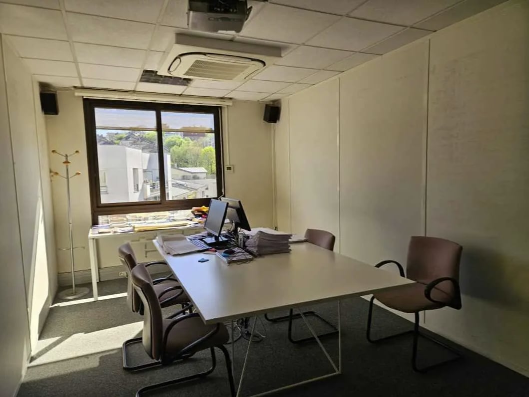 Issy-les-Moulineaux, HDS 92130 - Lot 01 -  - Photo intérieure - Image 1 of 7