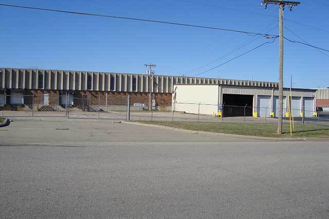 3741 SW South Park Ave, Topeka, KS à louer - Photo de l’immeuble – Image 2 sur 4