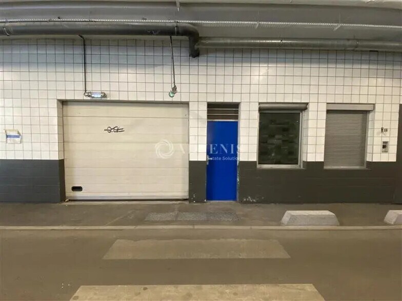 Local d’activités dans Courbevoie à louer - Photo de l’immeuble – Image 2 sur 5