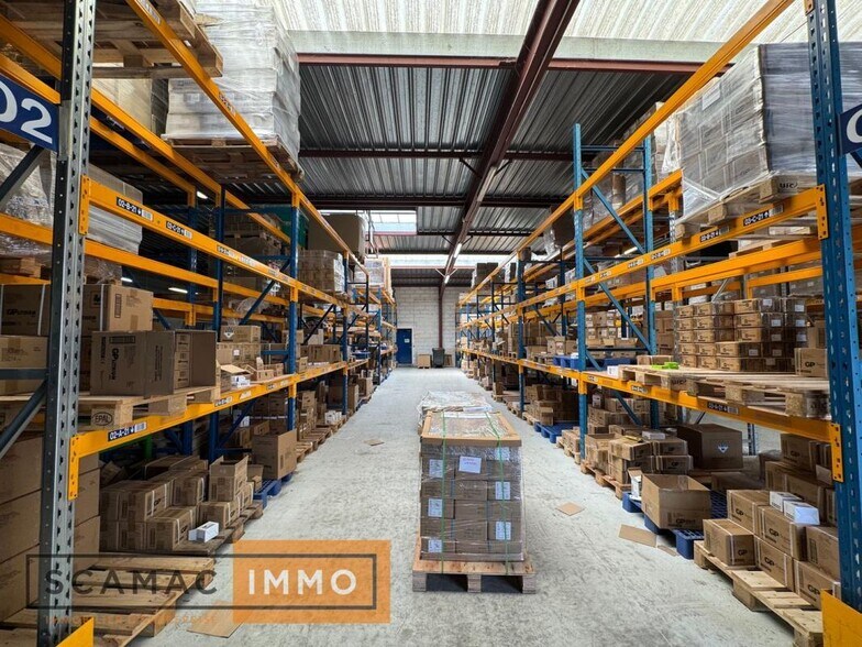Industriel/Logistique dans Saint-Pierre-du-Perray à louer - Photo de l’immeuble – Image 3 sur 13