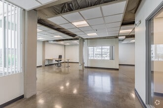 80 SE Madison St, Portland, OR à louer Photo intérieure– Image 1 sur 4