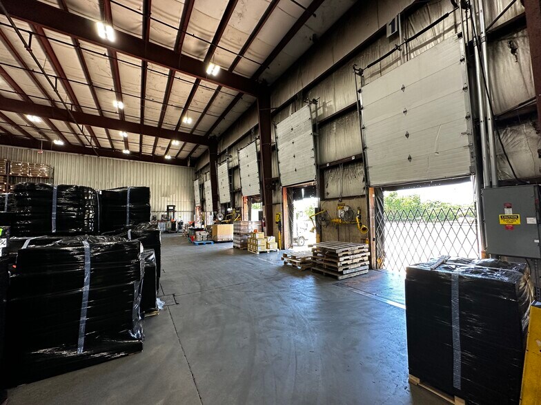 100 Middlesex Ave, Carteret, NJ à vendre - Photo intérieure – Image 3 sur 9