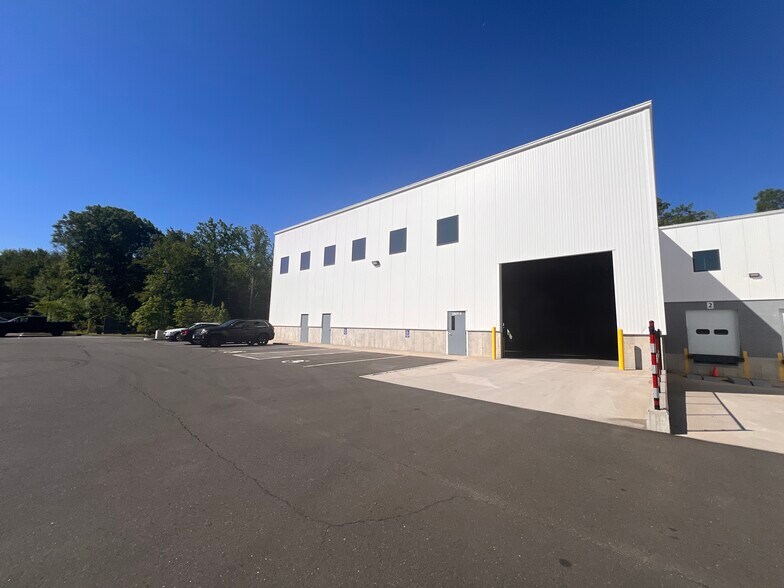 17 Enterprise Dr, Monroe, CT à louer - Photo de l’immeuble – Image 2 sur 23