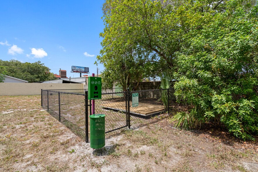 4513 W McElroy Ave, Tampa, FL à vendre - Photo de l’immeuble – Image 3 sur 34